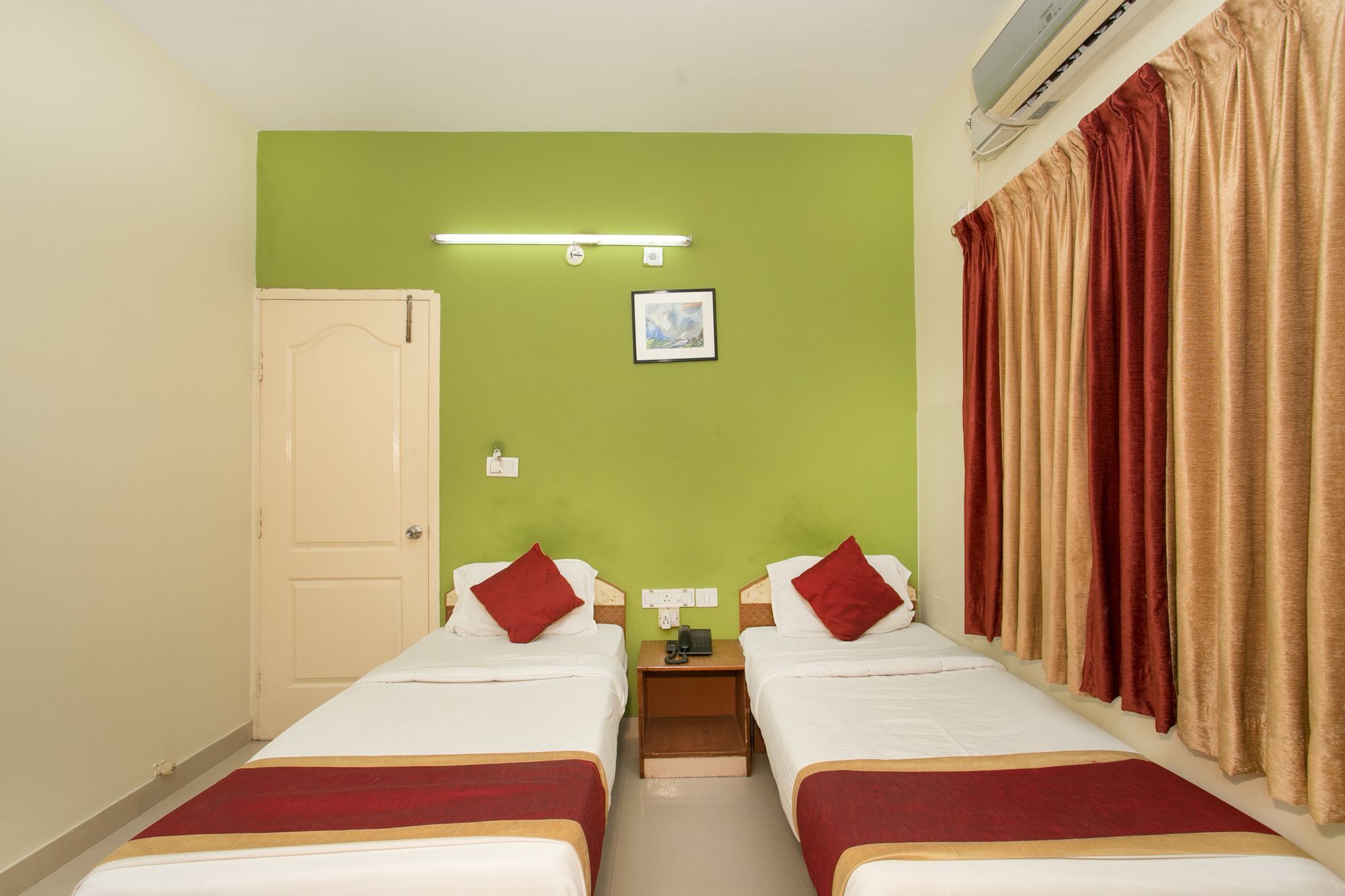 Oyo 10478 Raj Residency Hotel Bangalore Bagian luar foto