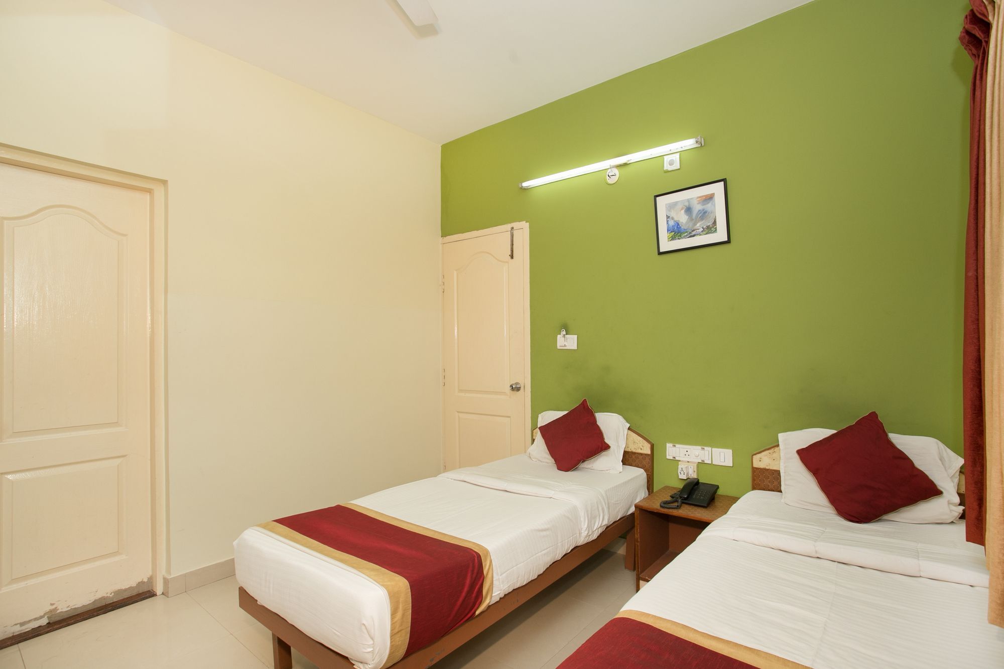 Oyo 10478 Raj Residency Hotel Bangalore Bagian luar foto
