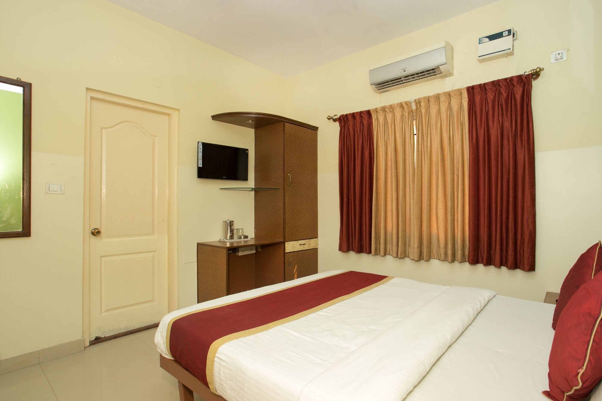 Oyo 10478 Raj Residency Hotel Bangalore Bagian luar foto