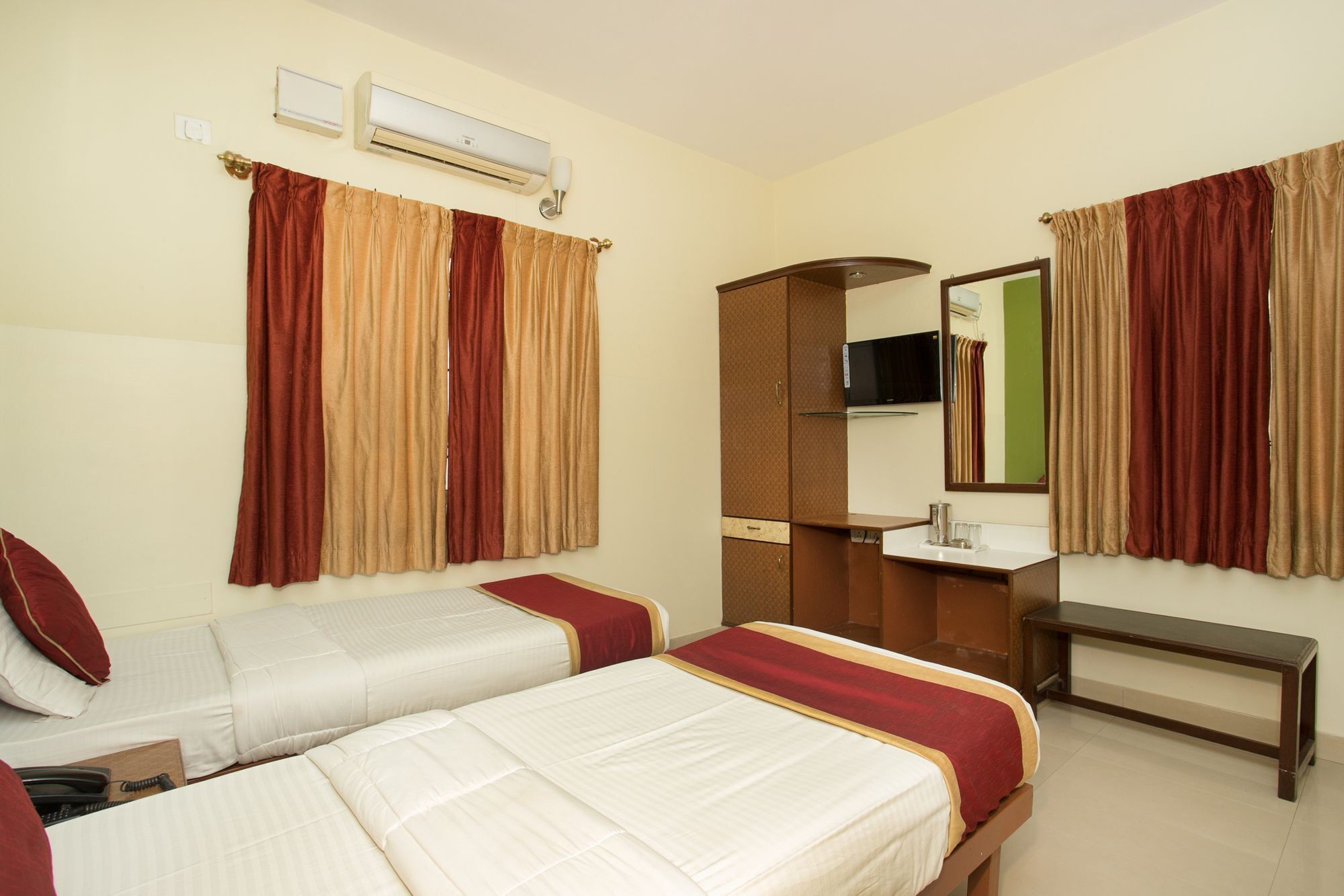 Oyo 10478 Raj Residency Hotel Bangalore Bagian luar foto